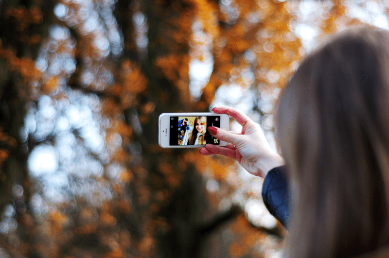 ipgone 5 biały selfie jesień