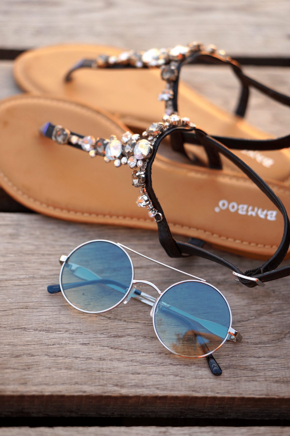 sandały z kryształkami okulary lustrzanki jezioro piaseczno