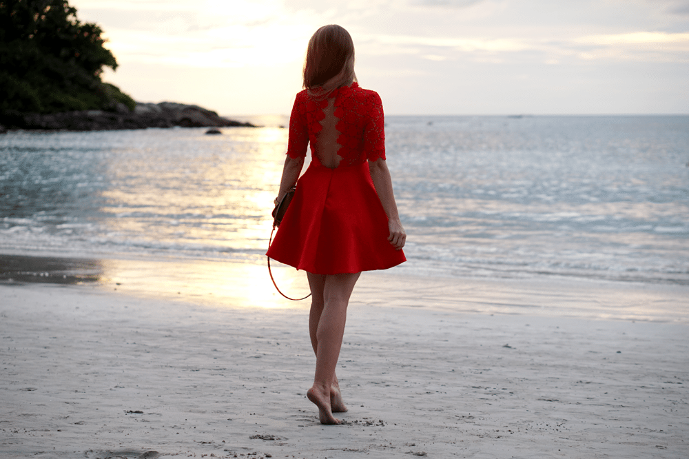 czerwona romantyczna sukienka bez pleców sheinside