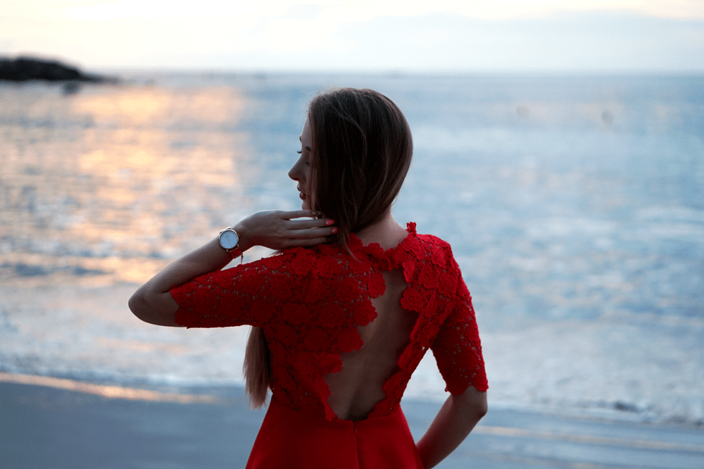 czerwona sukienka bez pleców sheinside